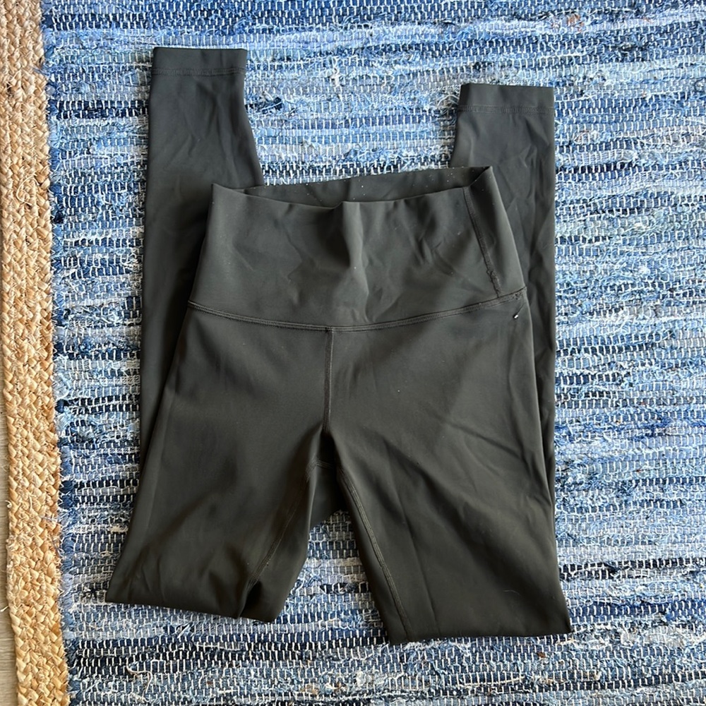 Dark green Lulu lemon leggings